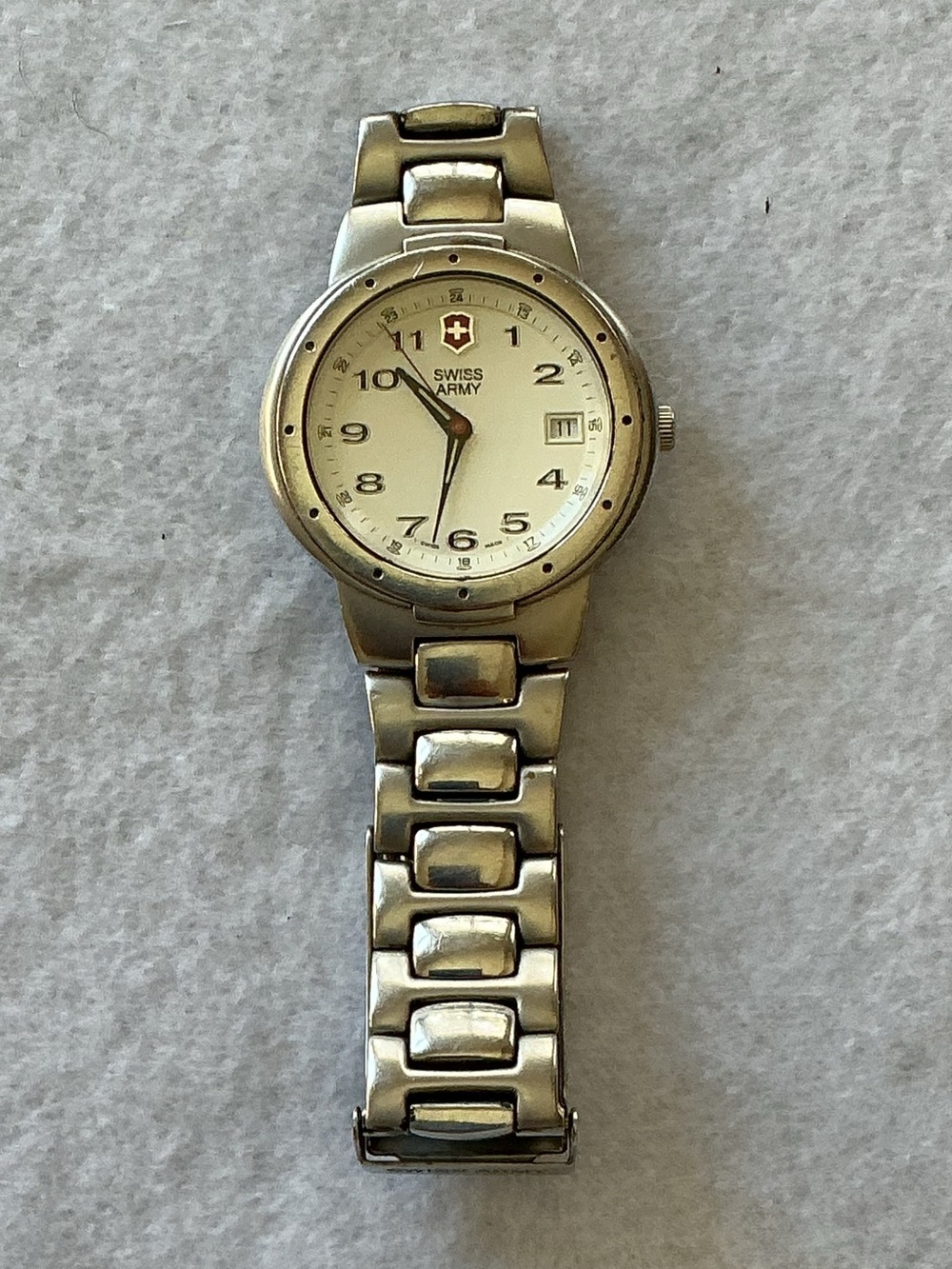 Victorinox Swiss Army Men’s Stainless Steel Quartz Date Watch